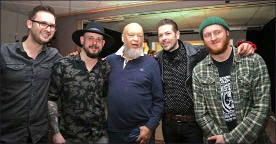 eavis-backs-band.jpg