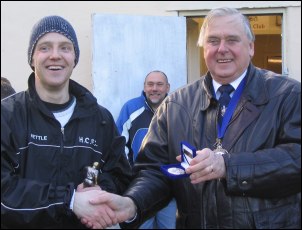 Dennis Davey, Deputy Mayor, presenting prizes at the end 