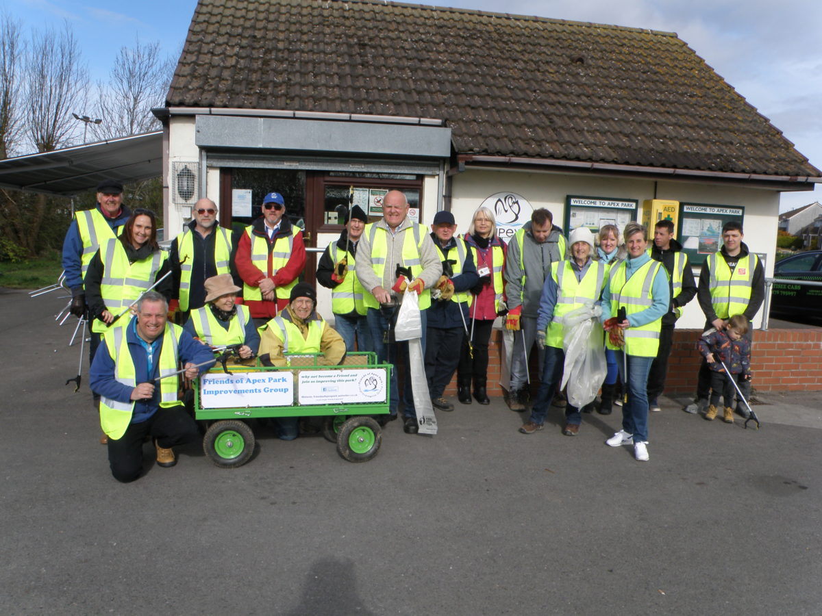 Apex Par litter pick Burnham-On-Sea and Highbridge residents