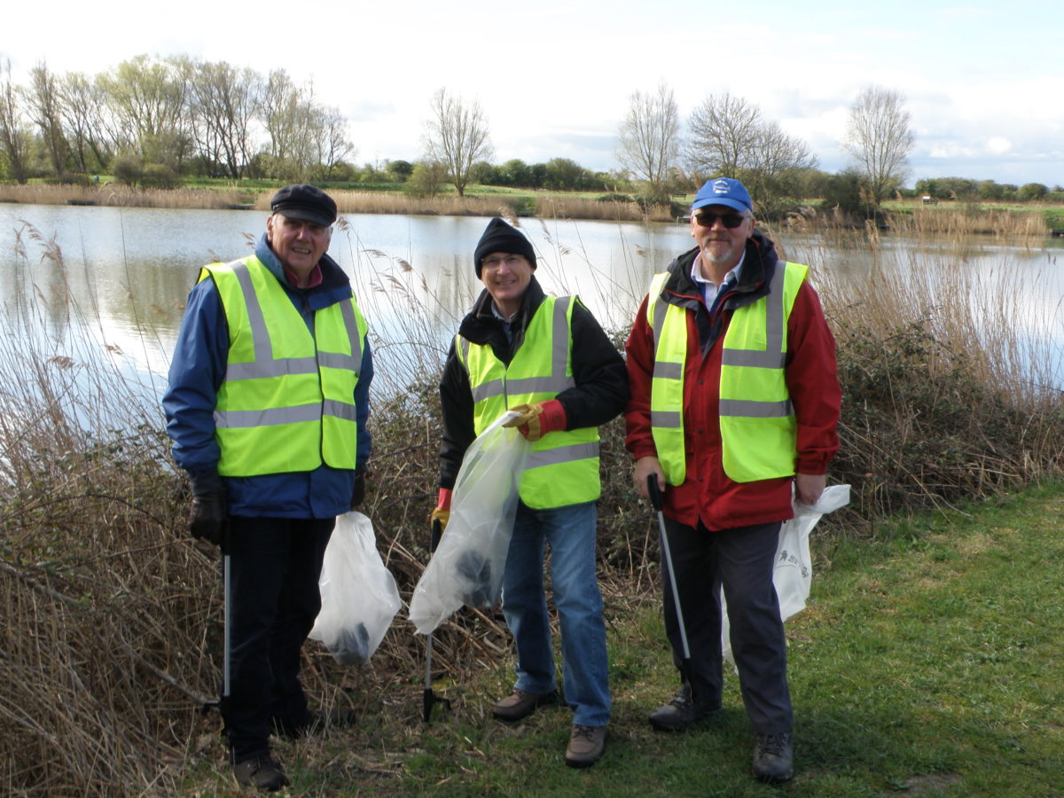 Apex Par litter pick Burnham-On-Sea and Highbridge residents