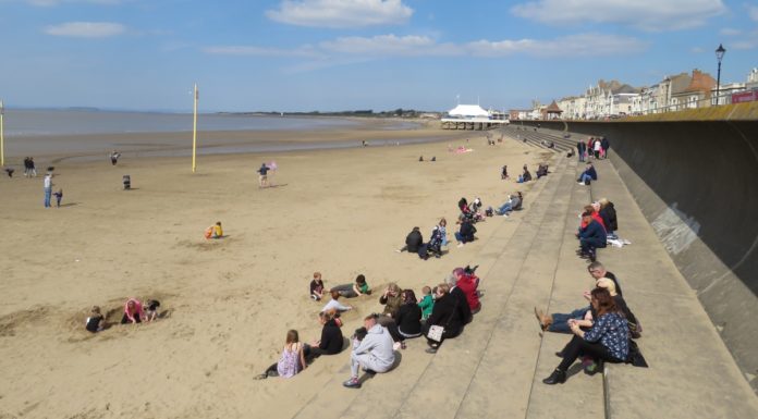 Burnham-On-Sea beach busy with Easter visitors this week