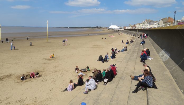 Burnham-On-Sea beach busy with Easter visitors this week