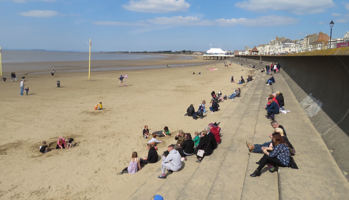 Burnham-On-Sea beach busy with Easter visitors this week