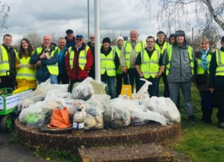 Apex Par litter pick Burnham-On-Sea and Highbridge residents