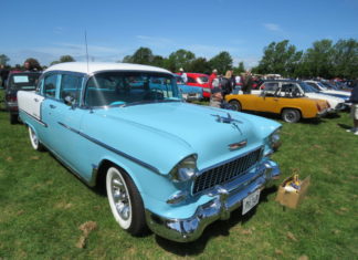 Lazy Monday Classic Car Display