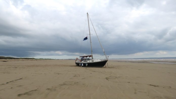 yacht aground berrow