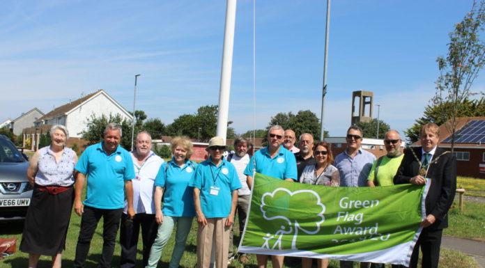 green flag apex park