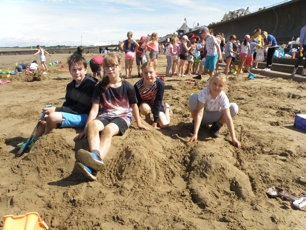 Burnham-On-Sea St Josephs School visit Burnham Beach