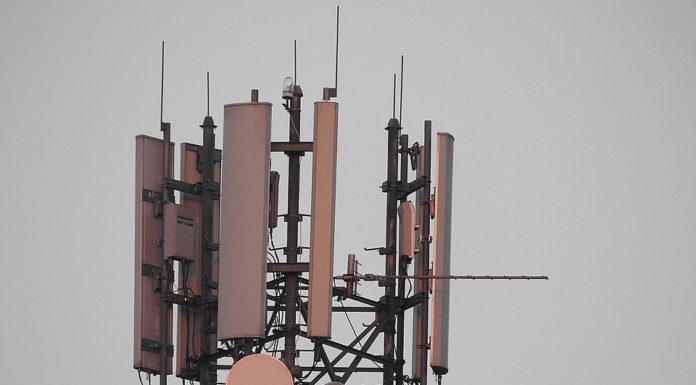 Mobile phone mast