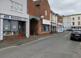 New removals firm and Hermes collection point set to open in Burnham-On-Sea