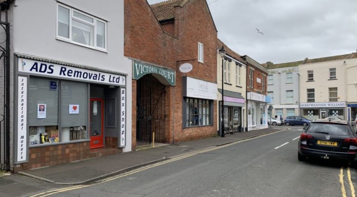 New removals firm and Hermes collection point set to open in Burnham-On-Sea