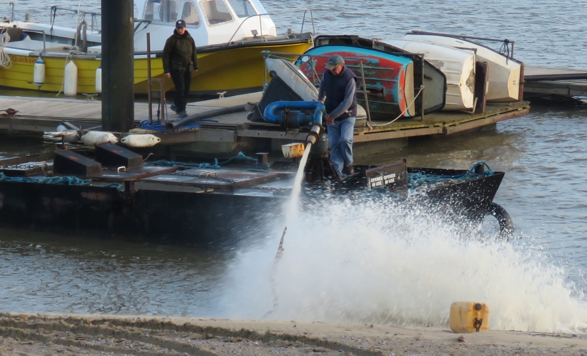 Burnham-On-Sea Sailing Club mud blasting