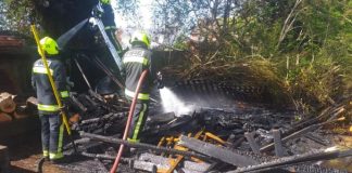 Burnham-On-Sea fire crews tackle Berrow bonfire which had spread out of control