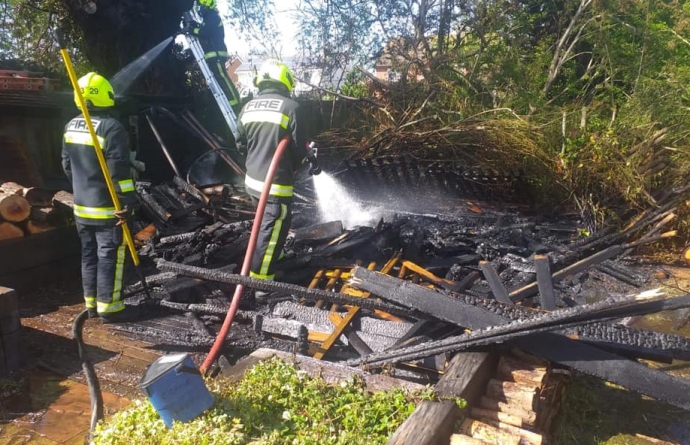 Burnham-On-Sea fire crews tackle Berrow bonfire which had spread out of control