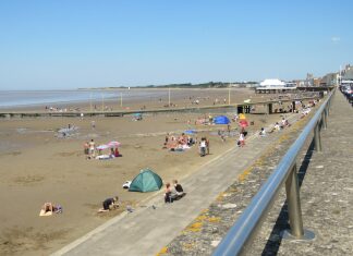 Hottest day of 2020 Burnham-On-Sea beach busy
