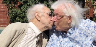 80th wedding anniversary celebrated with kiss