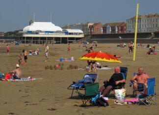 Busy Burnham-On-Sea beach