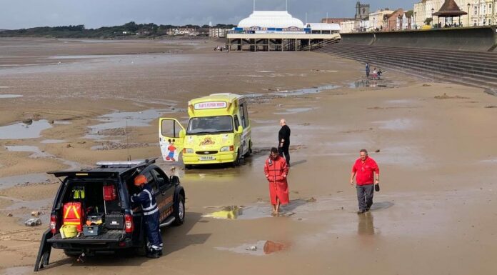 Ice cream van rescue Burnham-On-Sea beach