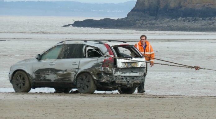 Brean Beach stranded car recovered