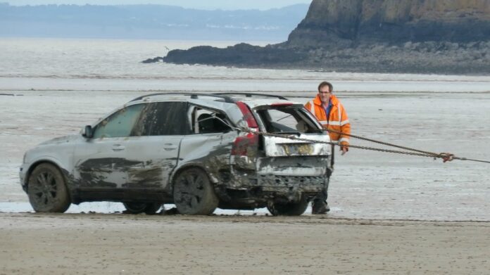 Brean Beach stranded car recovered