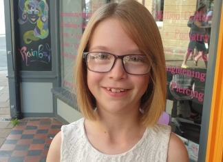Amelia Rose donates her hair to Little Princess Charity