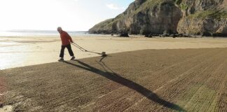 Sand artist Simon Beck on Brean Beach