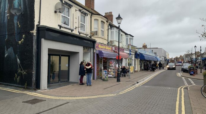 New beauty salon in Burnham-On-Sea High Street