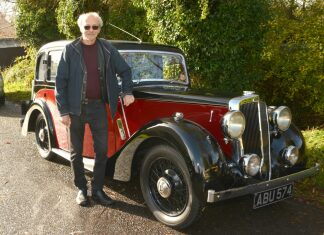 Bridgwater Classic and Vintage Club presents funds to Dorset and Somerset Air Ambulance