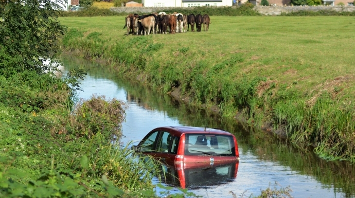 Car in rhyne in Mark