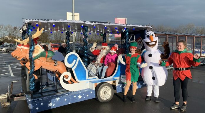 Burnham-On-Sea Hillview Carnival Club Santa Cart