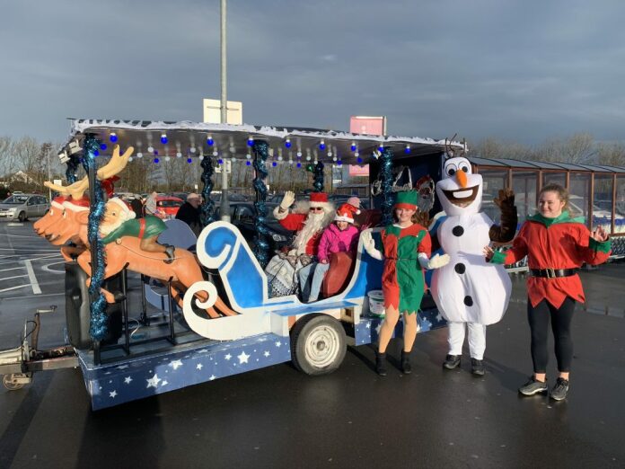 Burnham-On-Sea Hillview Carnival Club Santa Cart