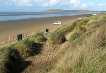 Berrow beach and dunes (Ken Grainger / Berrow Beach and dunes / CC BY-SA 2.0)