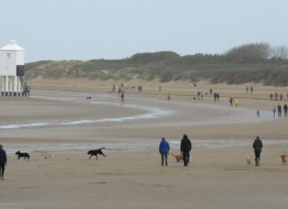 Busy Burnham-On-Sea beach