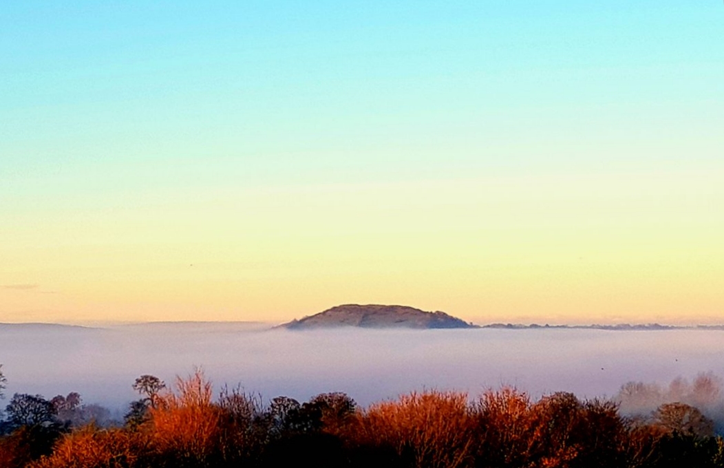 Brent Knoll mist 