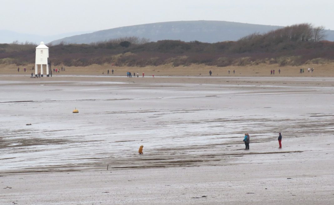 Burnham-On-Sea beach rescue by Burnham Coastguards