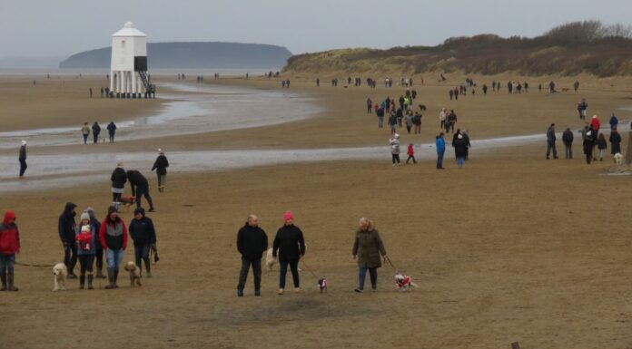 Busy Burnham-On-Sea beach
