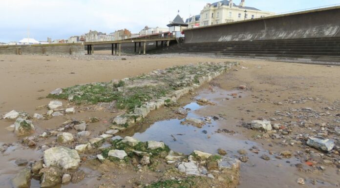Burnham-On-Sea Marine Lake debris