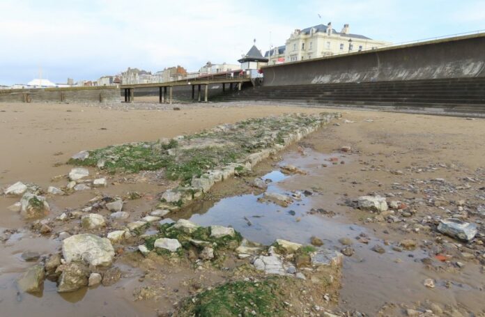 Burnham-On-Sea Marine Lake debris