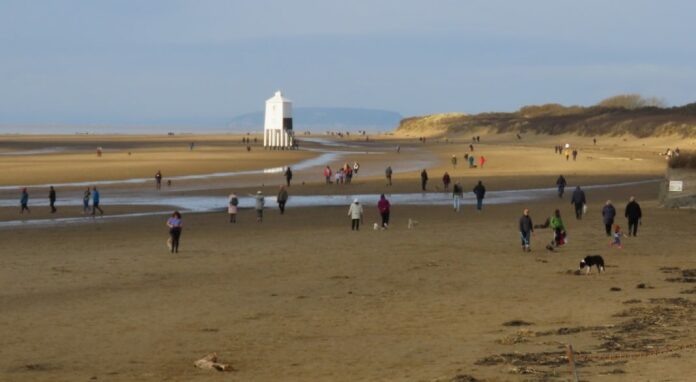 Burnham-On-Sea beach busy