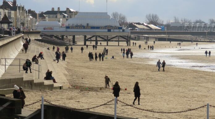 Burnham-On-Sea beach busy