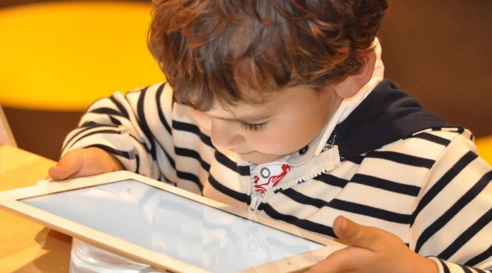 Child with tablet