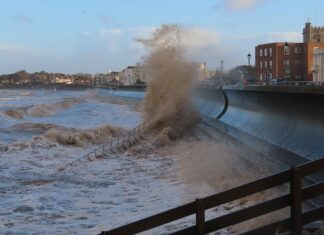 Burnham-On-Sea storm waves