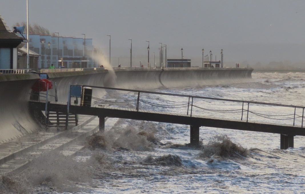 Burnham-On-Sea storm waves