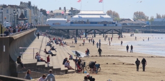 Busy Burnham-On-Sea beach