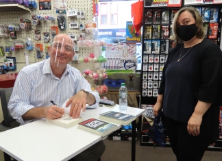 Burnham-On-Sea author Damien Boyd’s book signing session is a sell-out success!