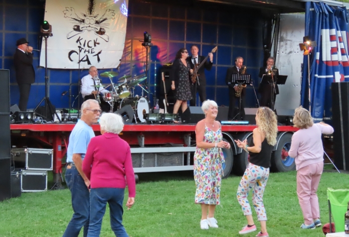 Brent Knoll Music On The Green