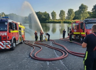 Burnham-On-Sea fire crew oxygenating Apex Park lake