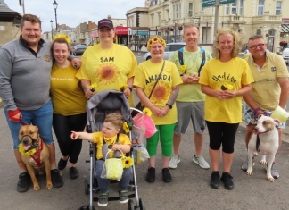 Burnham-On-Sea breast cancer survivor holds fundraising seafront walk
