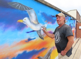 Burnham-On-Sea street artist Damian Nicholson