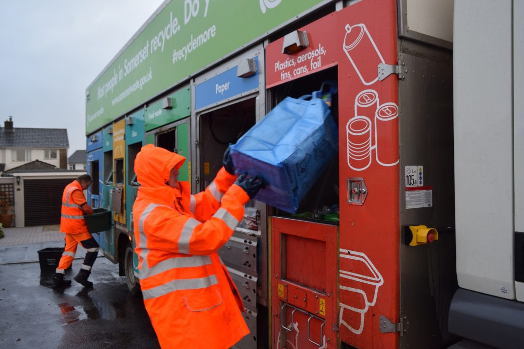 Recycling collection from bin lorry